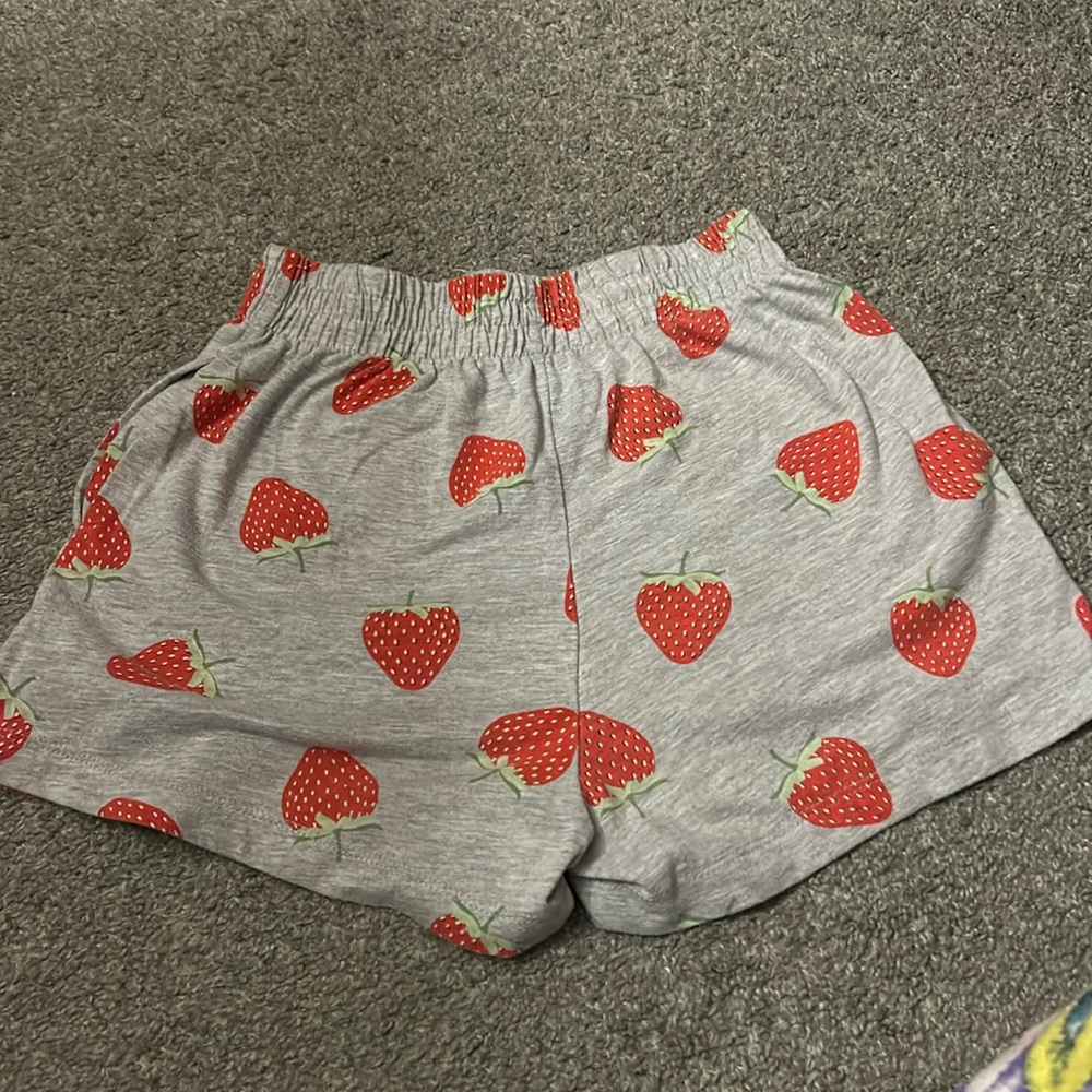 supper cute and comfy bedtime shorts 🍓
